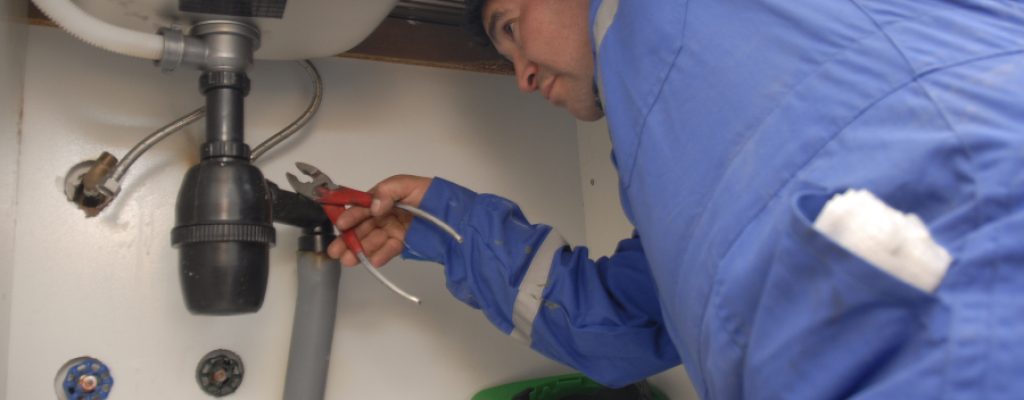 Instalaciones-sanitarias-sifon-bano-lavamanos